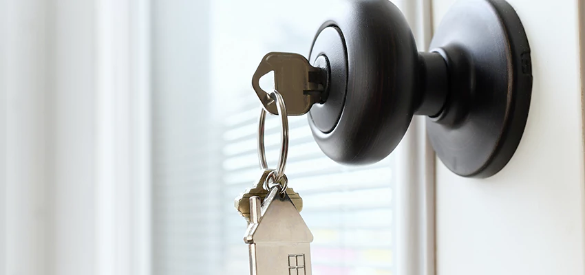 Bifold Door Knob Replacement in Pasadena, California