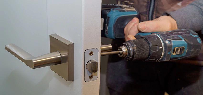 Broken Door Handle Lock Repair in Pasadena, California